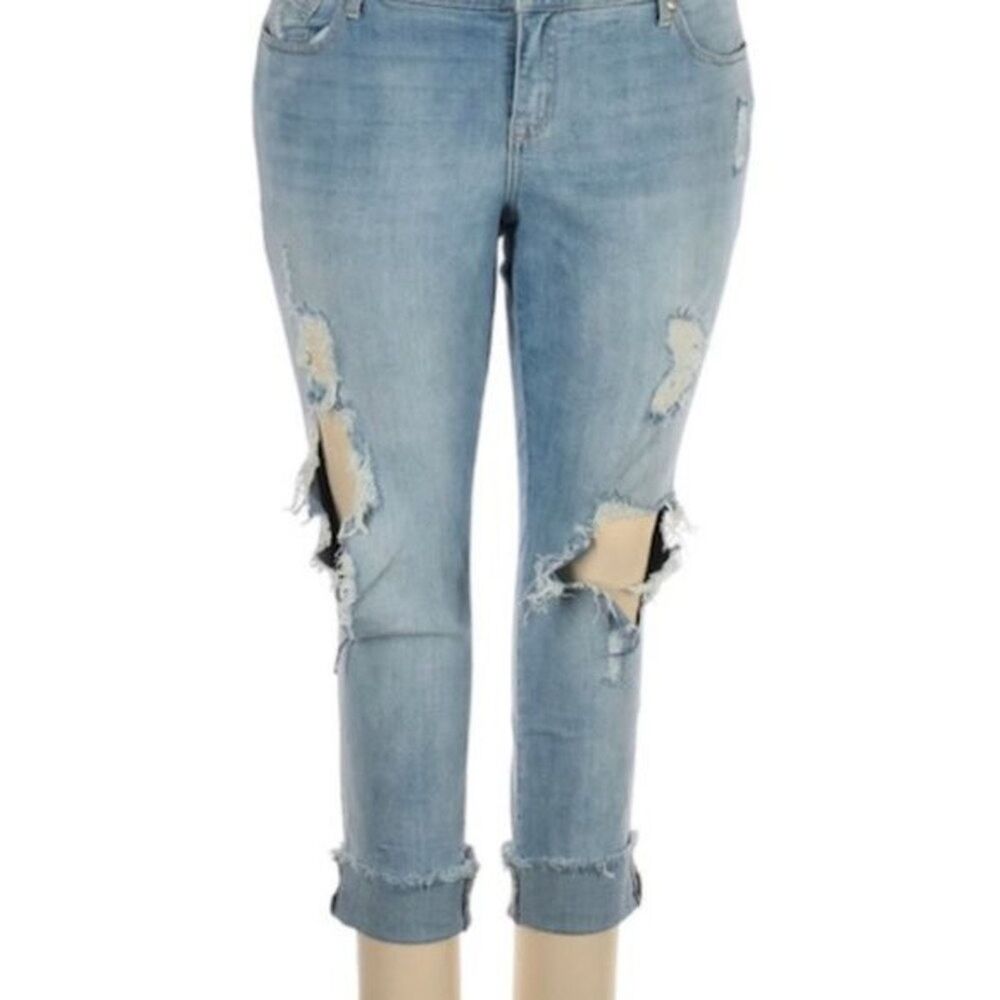 Torrid boyfriend ripped jeans size 18